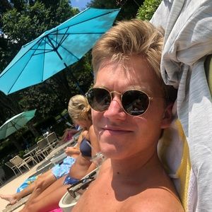 Meet your Posher, Evie